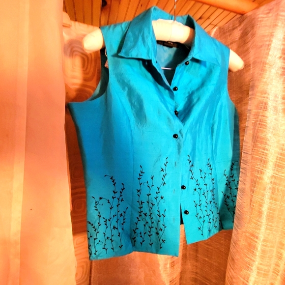 Silkland Button Front Shell - Picture 8 of 16